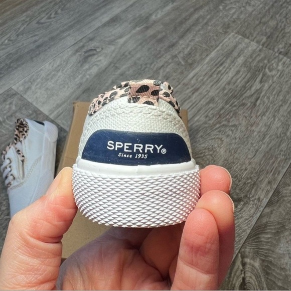 NIB White and Animal Print Toddler Sperry Shoes with Velcro Closure. Size 5 - Picture 6 of 10
